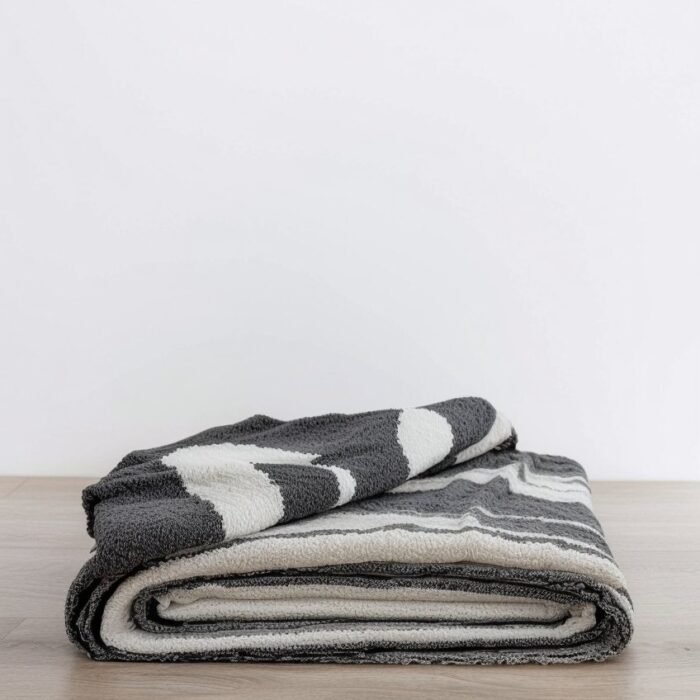 Narzuta na łóżko Mira Linen - Enzo